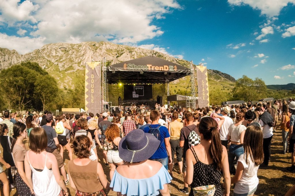 Double Rise Fesztivál: Beton.Hofitól Parno Grasztig mindenkit kétszer ébreszt majd a nap