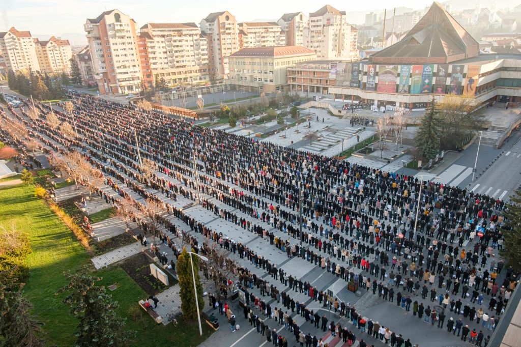 Húsvétvasárnapi ételszentelés Csíkszeredában és Sepsiszentgyörgyön