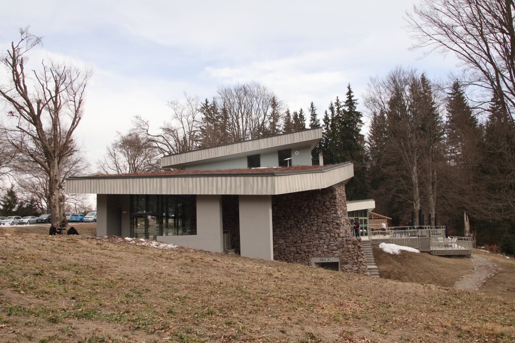 Tudásbázis a kráter peremén